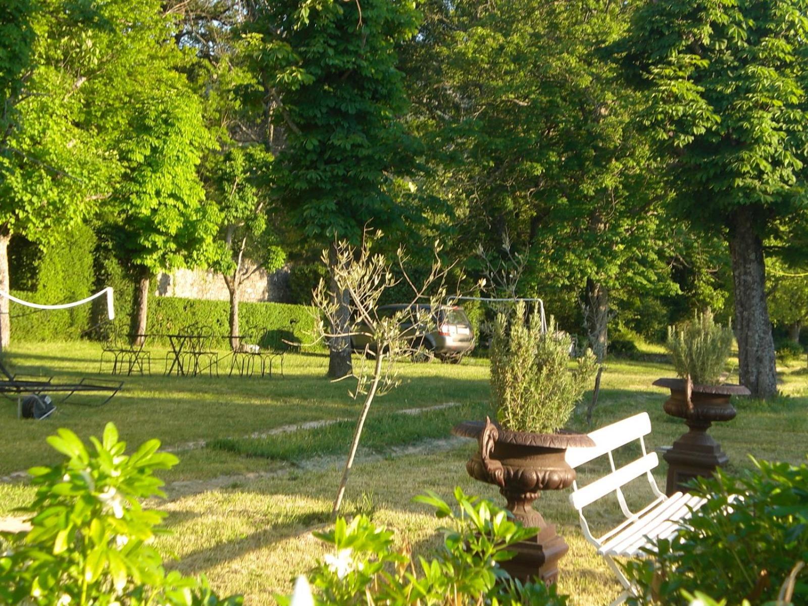 Chateau De Peyrolles Apt Exterior photo
